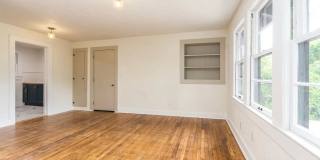 Recently Renovated 2 Bedroom Apartment in Duckpond Gallery 1