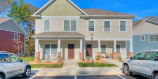 3 Bed 3.5 Bath Townhouse in Uptown Village Gallery 5