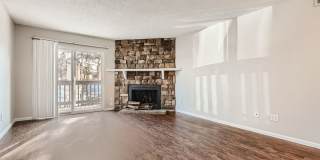 2 Bed, 2 Bath Condo in Aurora! Gallery 5