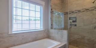 Great cottage house just off Ellington Pkwy-close to downtown! Gallery 17