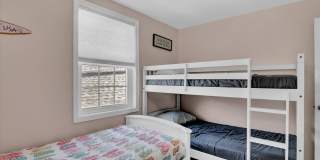 222 Hiering Avenue Gallery 13