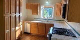 2521 Fairmount Avenue Gallery 14