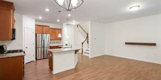 3be / 2.5ba Townhouse with Screened Porch and Community Pool in North Durham Gallery 7