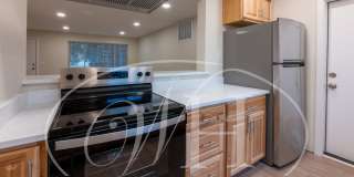 Spacious 2 bedroom duplex with attached garage Gallery 5