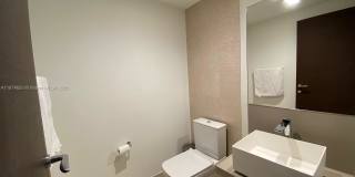 1000 Brickell Avenue Gallery 12