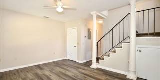 Just Listed!   Updated 2 Bedroom Townhome located in Downtown Orlando Gallery 4