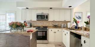 ** BEAUTIFUL MODERN HEATED POOL HOME IN THE VINEYARDS ** SEASONAL ONLY ** AVAILABLE OFF-SEASON MONTHS AND DEC-MARCH 2026 ** Gallery 52