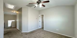 Viewable Now!  Small Dogs Accepted! Gallery 27