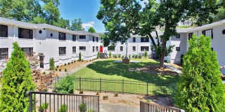 99 Peachtree Memorial Drive Gallery 1