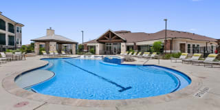 Sadler House Luxury Apartment Homes Gallery 21
