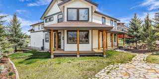 Stunning Mountain Retreat Gallery 1