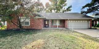Charming 3-Bedroom Home with Spacious Backyard and Modern Amenities / Pet-Friendly / Available November 26th! Gallery 1