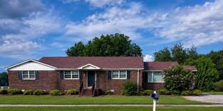 4 Bedroom, 2 Bath Gallery 1