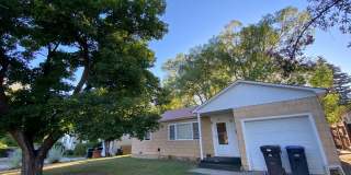 Crestview Three Bedroom House with Garage Gallery 1