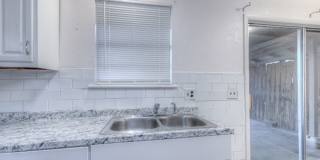 2 Bedroom 1 Bath Duplex Gallery 9
