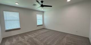 Large 3 Bed 2.5 Bath Duplex Includes Office Space (See Contact Info Below) Gallery 36