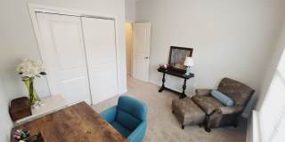 Great end unit in Waters Edge! Master on the main! Gallery 14