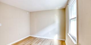 Lovely 3 Bedroom 1 Bathroom - 1st Floor with/ Washer and Dryer Gallery 95