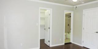 Beautiful Updated Two Story Townhouse In GREAT LOCATION Gallery 18