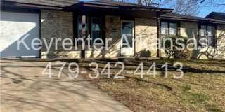 Charming Home with Open Kitchen, Fireplace & 2‑Car Garage Gallery 3
