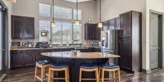 Overlook at Stone Oak Park Apartments Gallery 5