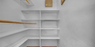 901 Meridian Ave Gallery 21