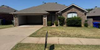 3 bed 2 bath home for rent in Norman near SE 24th and Lindsey, new paint, new flooring, great area! Gallery 1