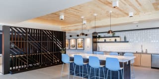 Cirrus Gallery 38