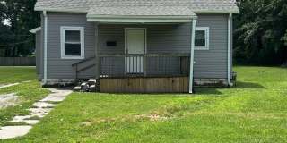 Adorable 3 Bedroom/1.5 Bathroom House Gallery 1