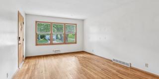 2 Bedroom in Westside School District Gallery 5