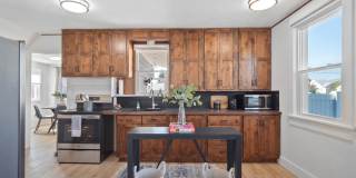 Craftsman on Madison (Furnished) Gallery 7