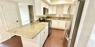 Beautiful 3 bed/3 bath In Costa Mesa Gallery 10