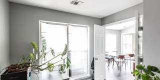 8201 CROSSBROOK Court Gallery 13