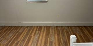 A quaint three bedroom one bath single family house in Lakewood Manor Subdivision Gallery 8