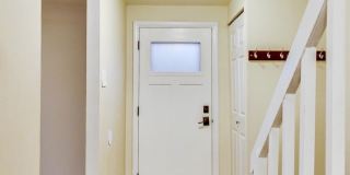 Updated 3+2.5 End Unit w/ 2 PARKING SPACES Gallery 10