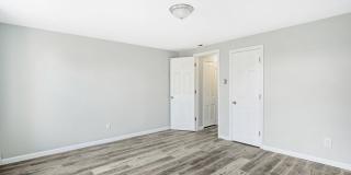 565 LINE Street Gallery 21