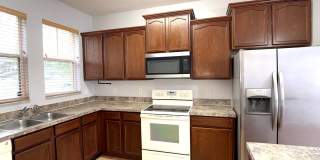 Charming 2-Bedroom, 2.5-Bathroom Townhome Just Minutes from Disney! Gallery 5