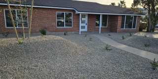 2203 E Devonshire Ave Gallery 38