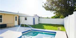 Charming 2BR Duplex in North Port Gallery 1