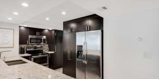 1147 Hillsboro Mile Gallery 15