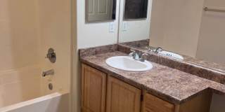 NICE CONDO AT THE RESERVES @ GALLERIA IN ROSEVILLE!! Gallery 8