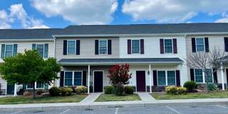 3 Bedroom, 2.5 Bath Townhouse in Wellington Park Gallery 1