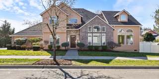 Stunning SE Gresham Home w/ Huge Bonus Room! Gallery 1
