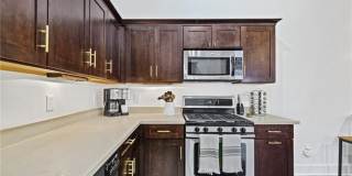 204 Conti Street Gallery 6