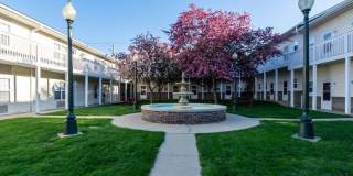 Amazing Apartments Downtown Bloomington Gallery 5