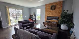 Modern 4 Bedroom 5 Bath Townhome - With Lots of Natural Light and Great Views! Gallery 13