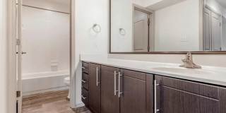 Affordable Housing - Madison Southpark Apartment Homes Gallery 27
