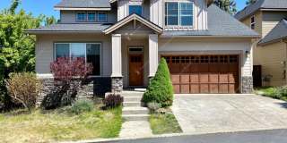 Spacious Corner Home in Prime SW Bend Location – Steps from the Deschutes River Trail Gallery 1