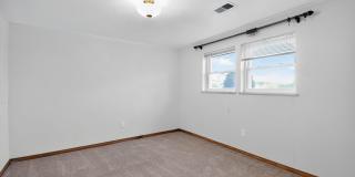 Spacious 6BR House in Lakewood Gallery 18
