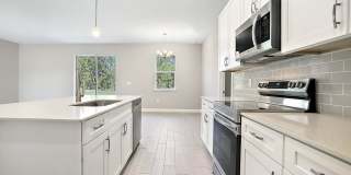 Spacious New 4BR Home Minutes from Northwest Softball Complex Gallery 5